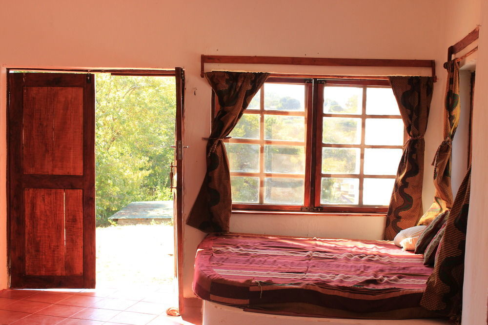Njaya Lodge Nkhata Bay Ngoại thất bức ảnh