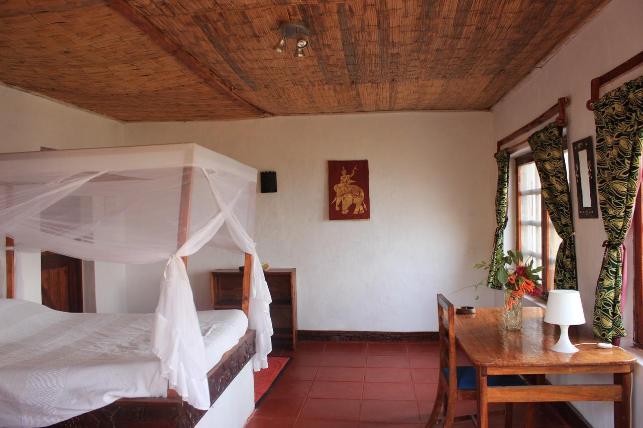 Njaya Lodge Nkhata Bay Ngoại thất bức ảnh