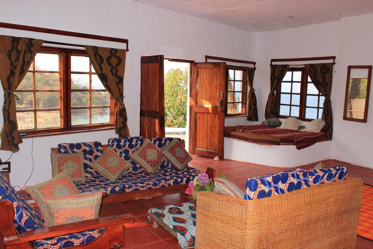Njaya Lodge Nkhata Bay Ngoại thất bức ảnh
