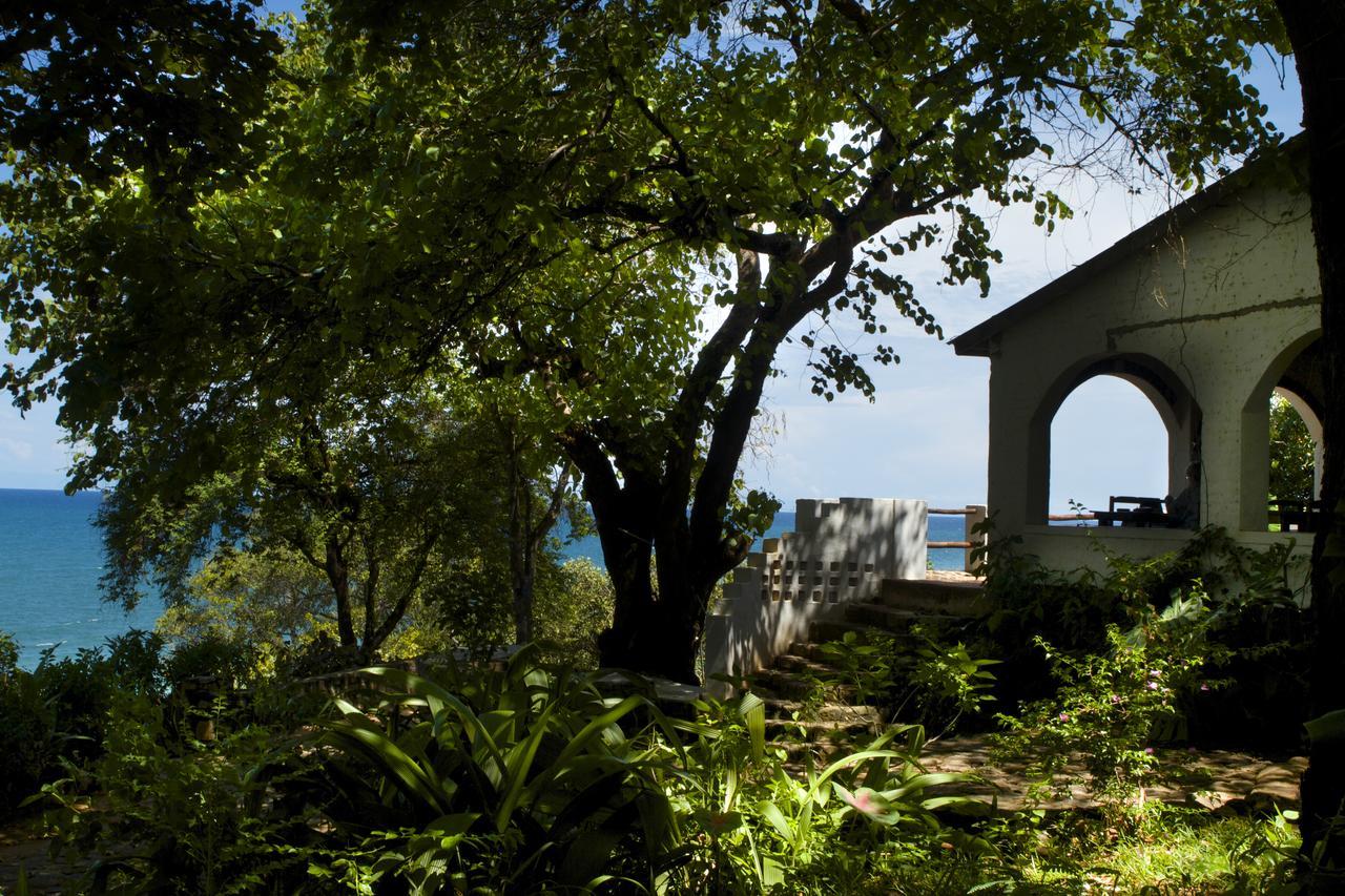 Njaya Lodge Nkhata Bay Ngoại thất bức ảnh