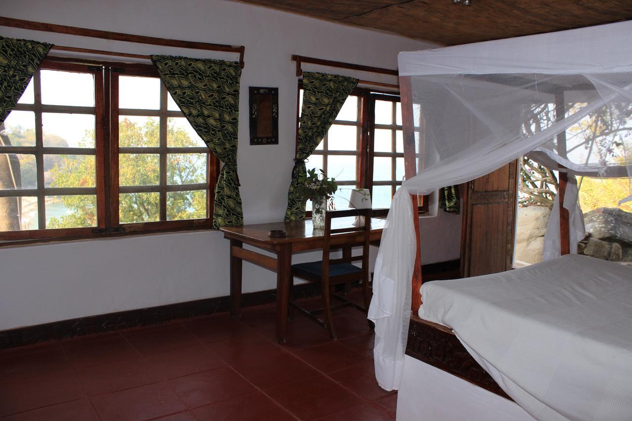 Njaya Lodge Nkhata Bay Ngoại thất bức ảnh