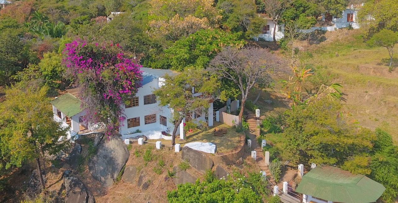 Njaya Lodge Nkhata Bay Ngoại thất bức ảnh