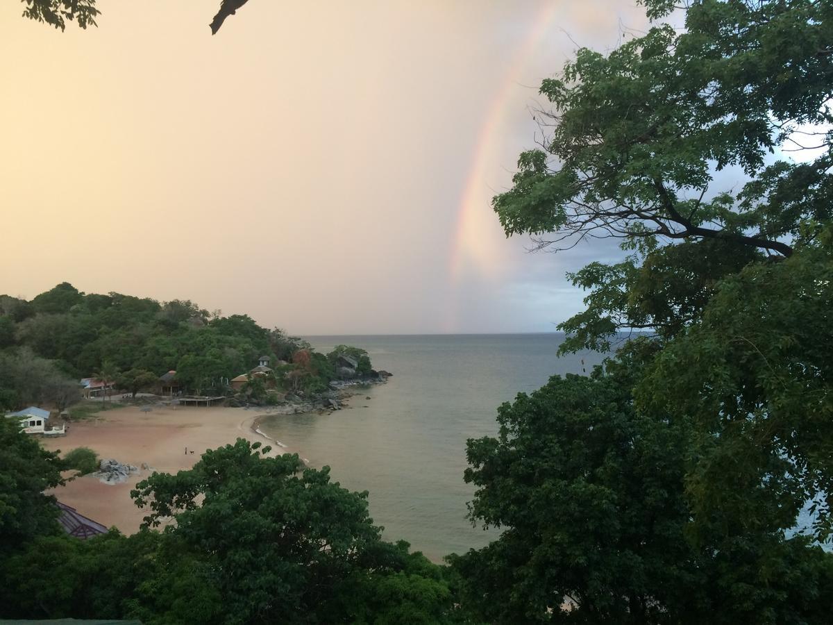 Njaya Lodge Nkhata Bay Ngoại thất bức ảnh