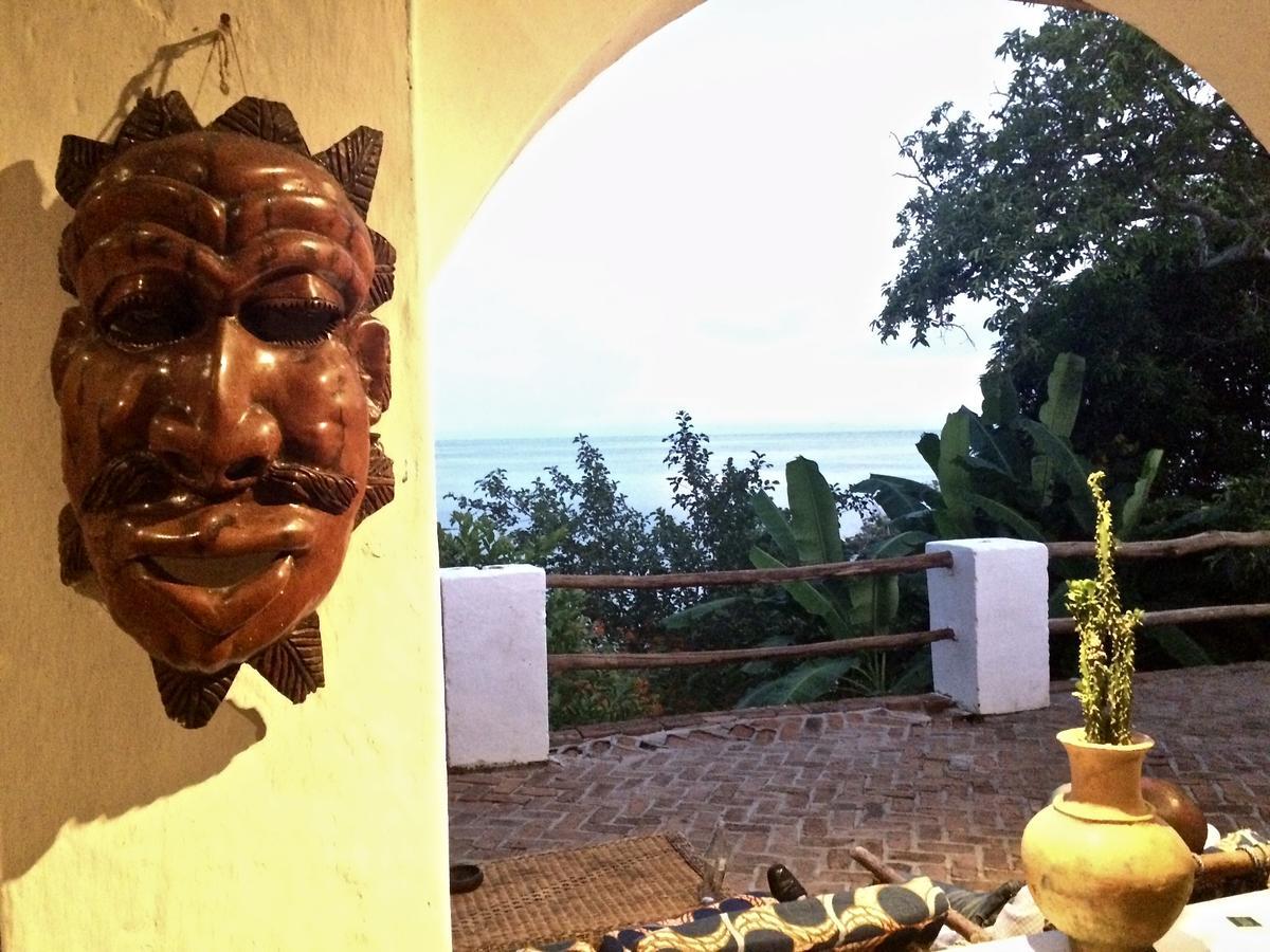 Njaya Lodge Nkhata Bay Ngoại thất bức ảnh