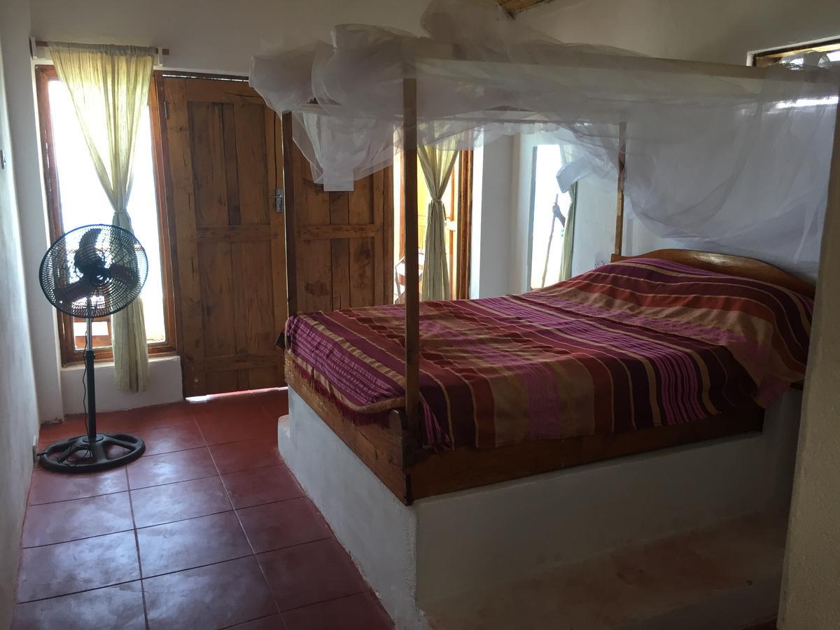 Njaya Lodge Nkhata Bay Ngoại thất bức ảnh