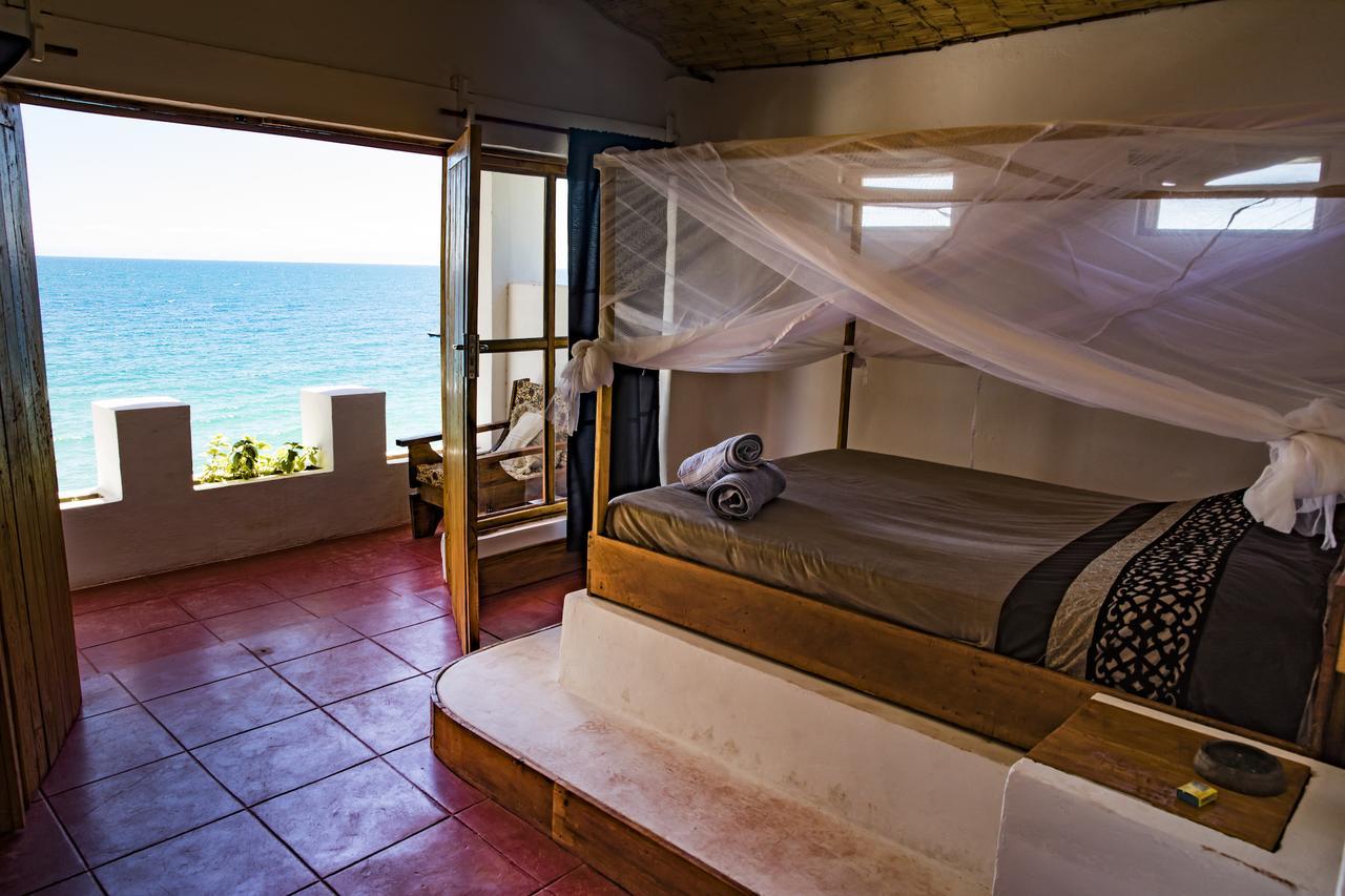 Njaya Lodge Nkhata Bay Ngoại thất bức ảnh