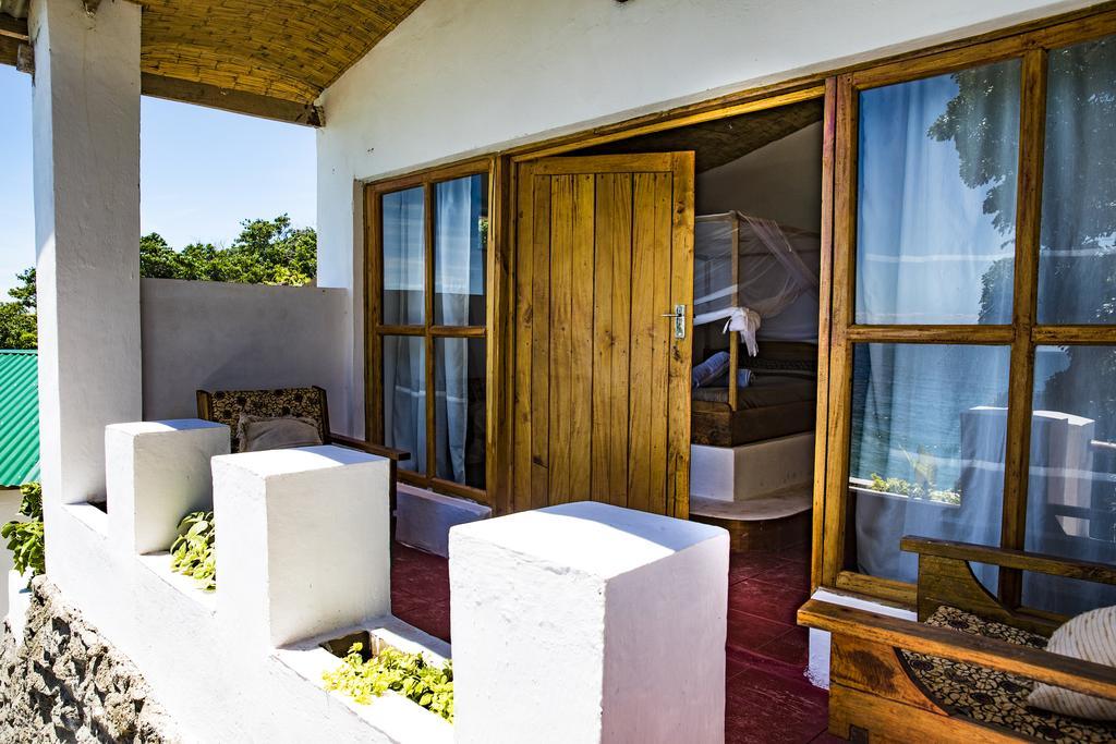 Njaya Lodge Nkhata Bay Ngoại thất bức ảnh
