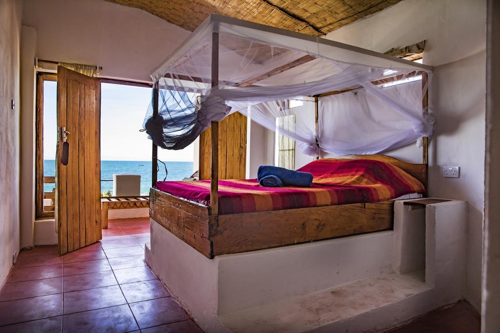 Njaya Lodge Nkhata Bay Ngoại thất bức ảnh