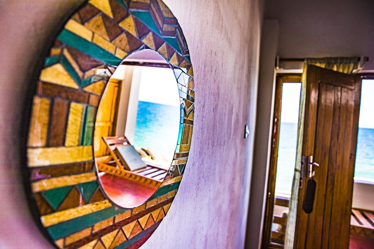 Njaya Lodge Nkhata Bay Ngoại thất bức ảnh